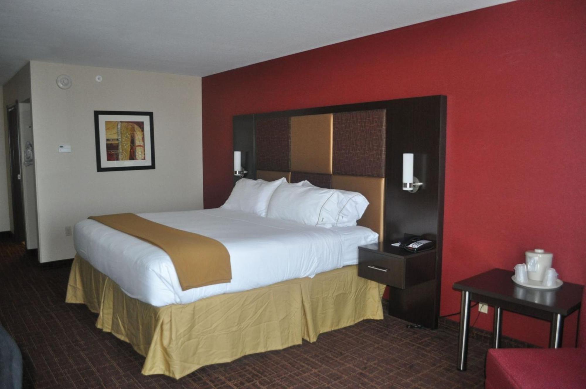 Holiday Inn Express Greensburg, An Ihg Hotel Bagian luar foto